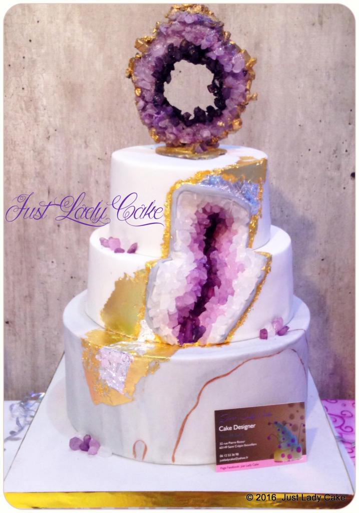 Wedding cake géode pierre précieuse or