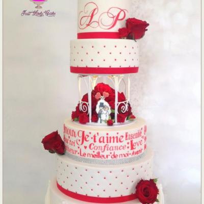 Wedding cake rouge et blanc - les amoureux de Peynet