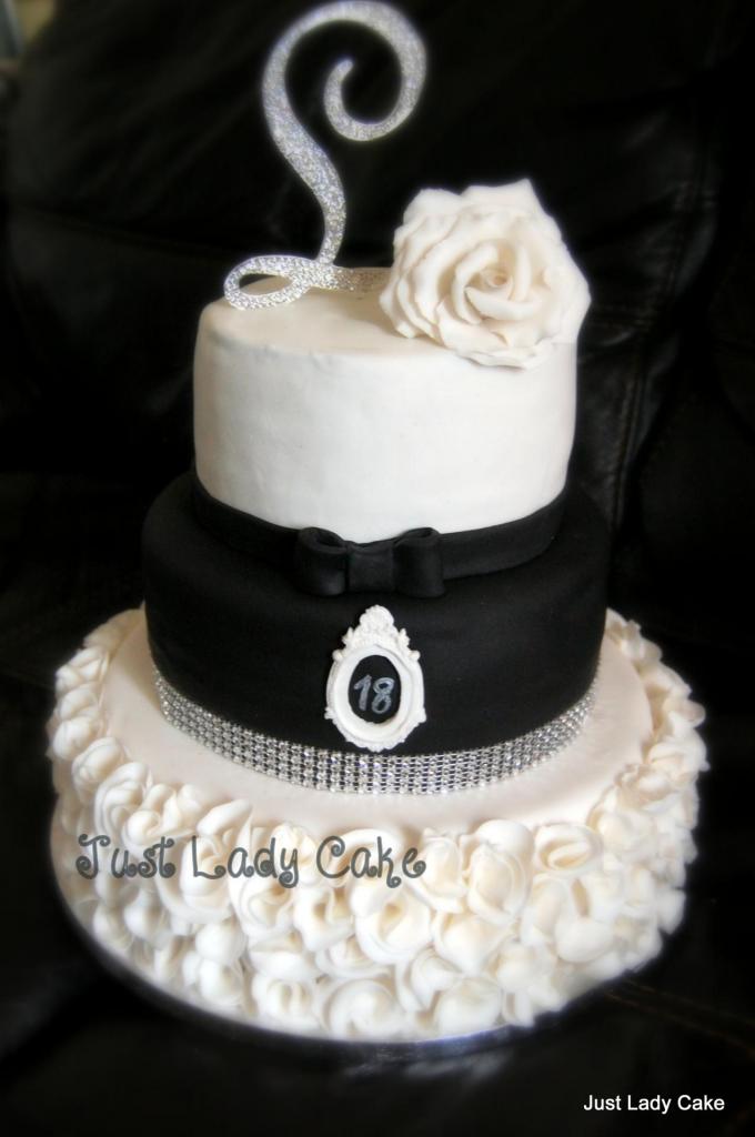 Wedding cake thème black and white